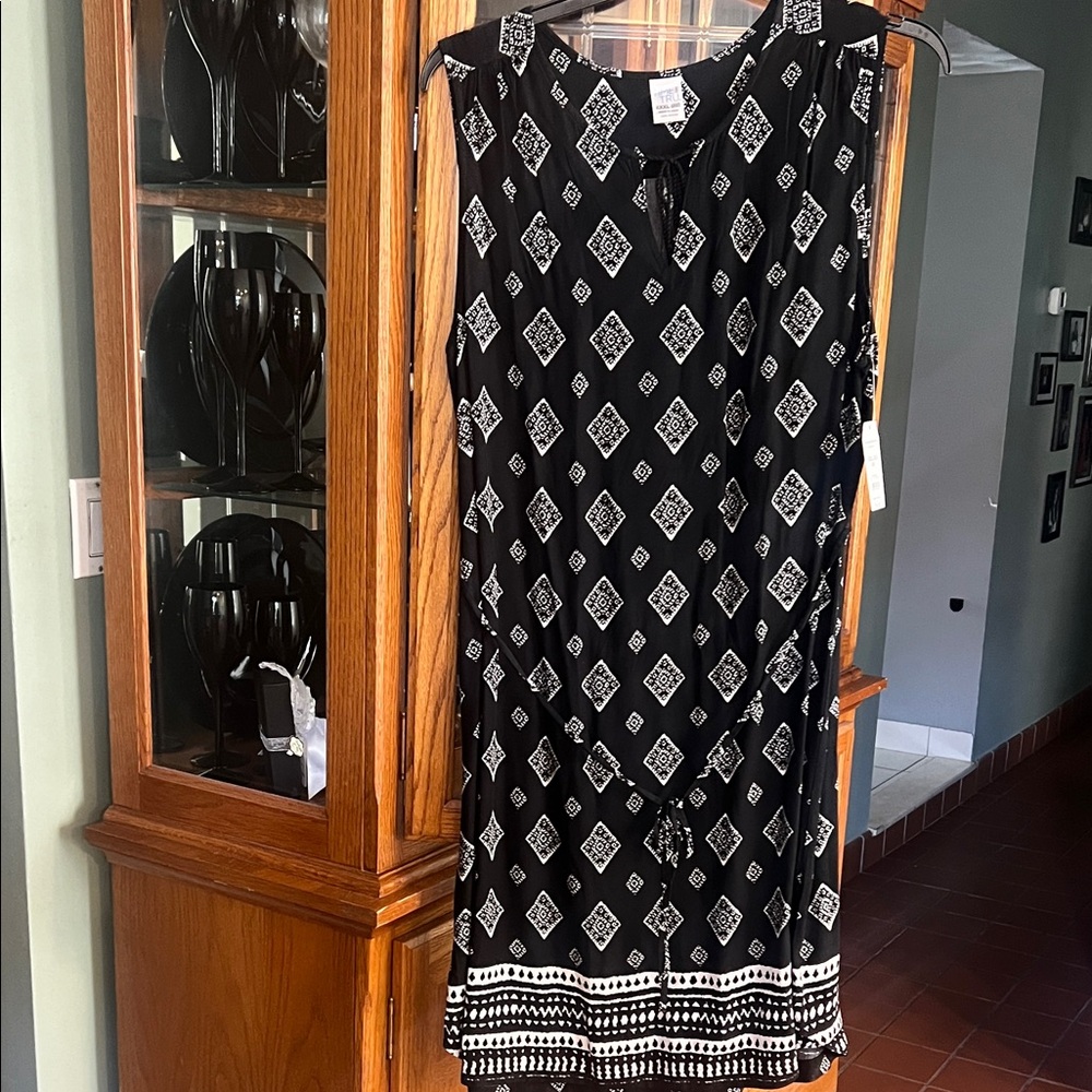 Time and Tru Black and White Diamond Maxi Dress